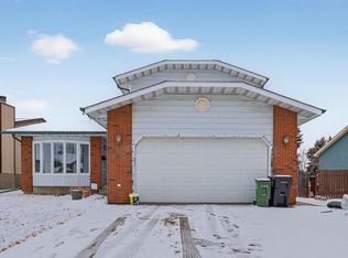 19 Howson Cres NW, Edmonton, AB T5A4T7