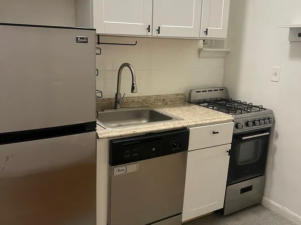 313 East 89th Street image 1 of 14