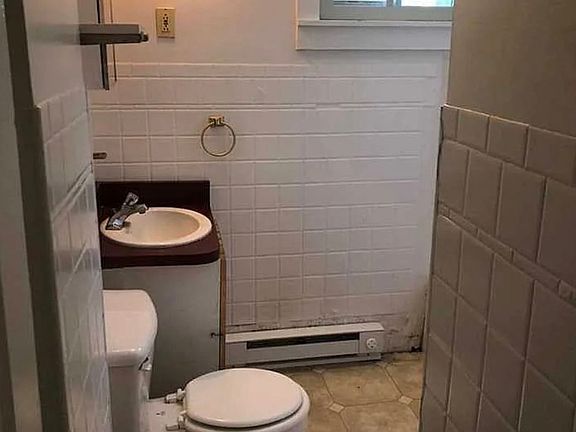 5th image of 311 E Bishop St #313