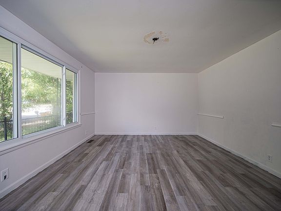 4th image of 304 Lafayette Rd