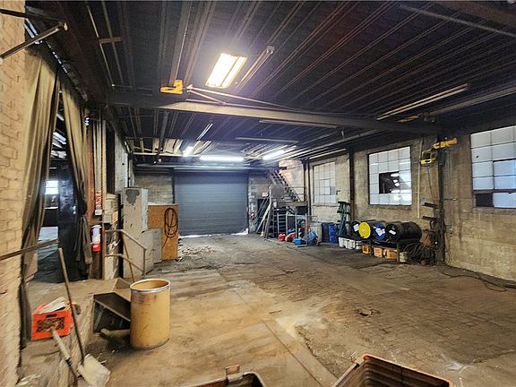 3rd image of 2121 5th Ave