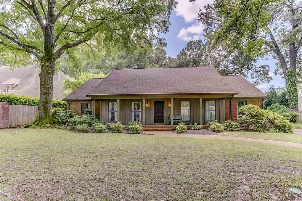 4 bed, 2.5 bath, 4182 sqft, $4,250 — Photo 2