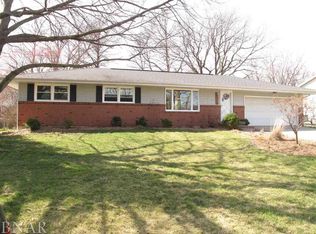 107 Robert Dr, Normal, IL 61761