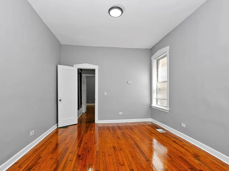 5019 S Drexel Blvd — Photo 6