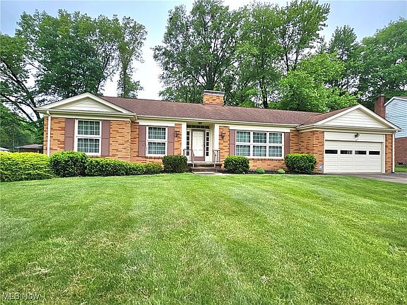 2nd image of 3104 Meadow Ln NE