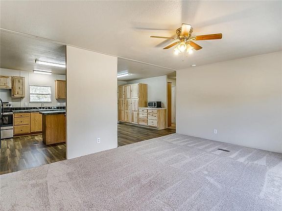 4th image of 2032 Dorothy Dr