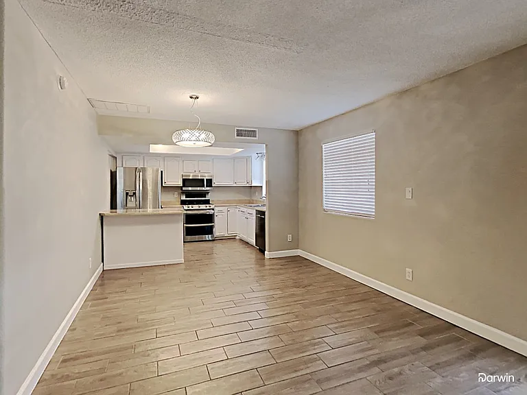 11823 N 49th Dr — Photo 5
