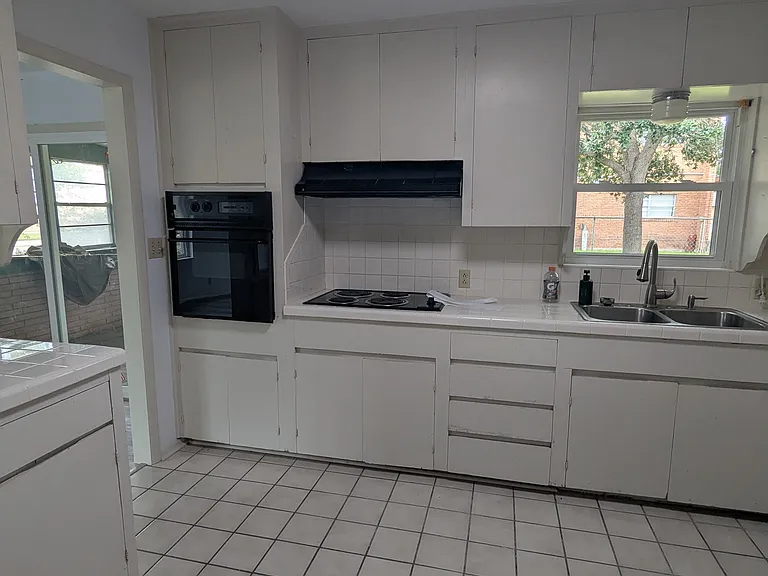 1711 Charles Cir — Photo 5