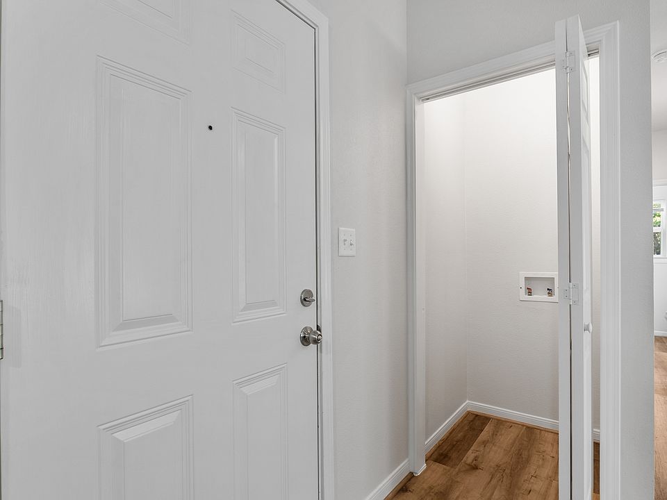 1st image of 4311 Harrisburg Blvd APT 6
