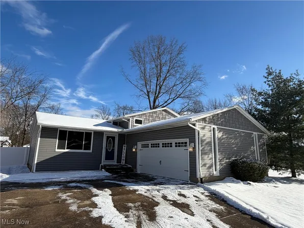 6403 Ridge Plaza Dr, North Ridgeville, OH 44039