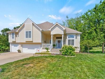 303 Canyon Dr, Pleasant Hill, MO, 64080