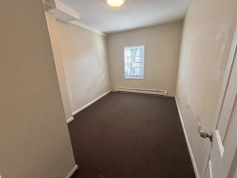 256 Ontario St — Photo 11