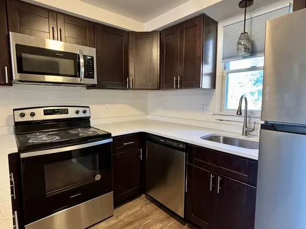 4 Concord Ct N, Tonawanda, NY 14150