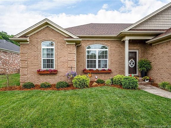 4th image of 2724 Crescent Hill Dr NE
