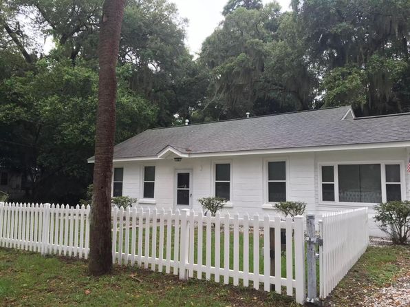 15 Rose Ave