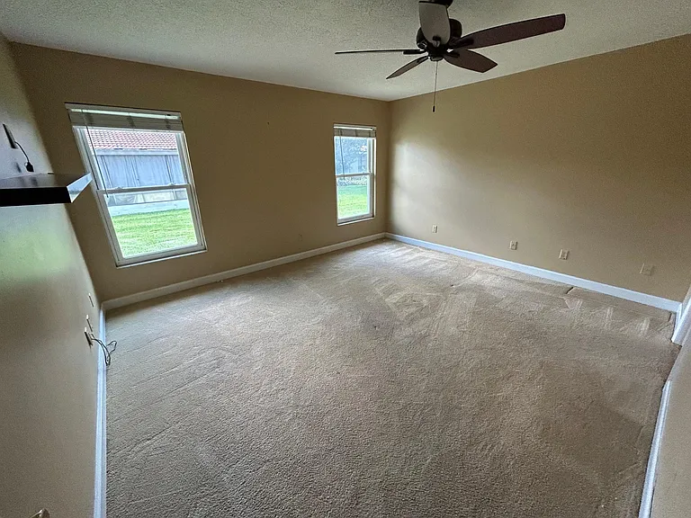 10816 Waterford Ct — Photo 14