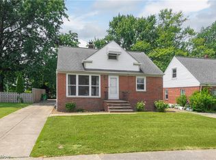 276 E 324th St, Eastlake, OH
