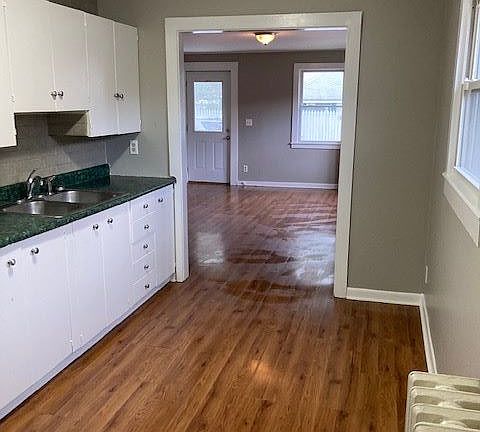 103 Orchard Street lower apt new picture # 3