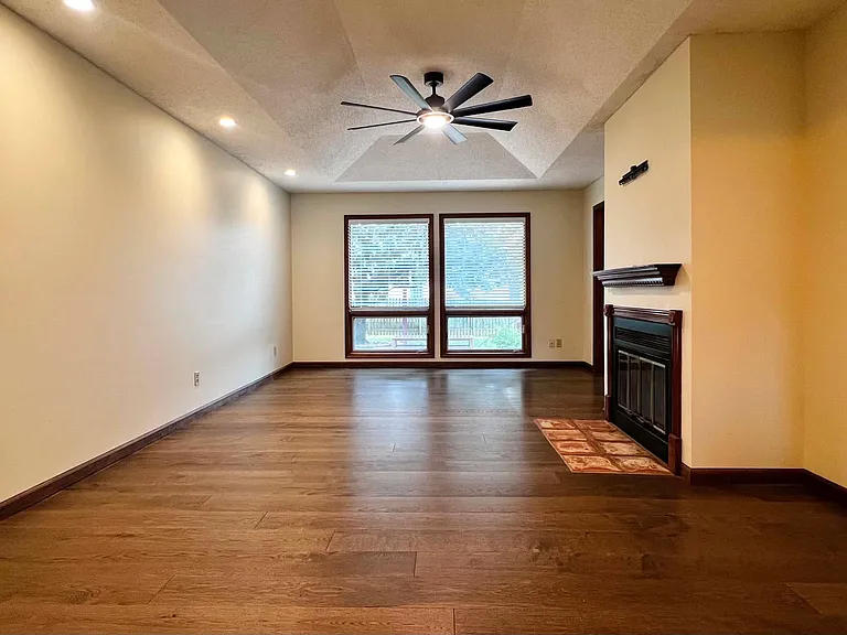 1120 W Maplewood St — Photo 11