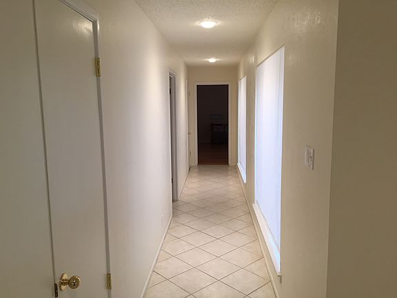 4th image of 1009 Ventura Ave