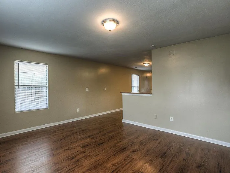 10610 Pine Landing Dr #B — Photo 8