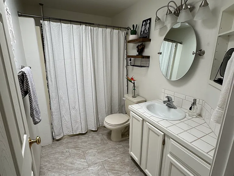 5836 E Lee St — Photo 12