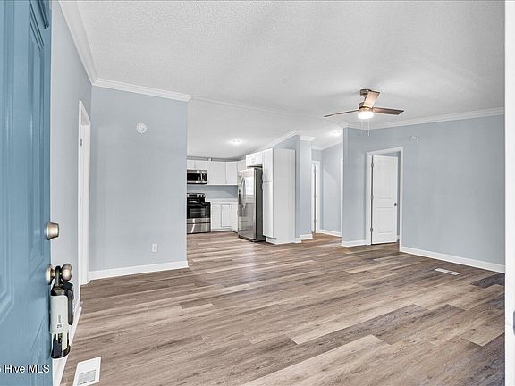 2nd image of 8780 N Fork Way NE