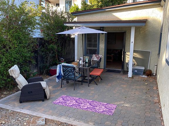 3rd image of 726 De La Vina St APT A