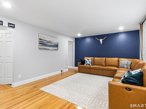 3rd image of 1710 Stratfield Road