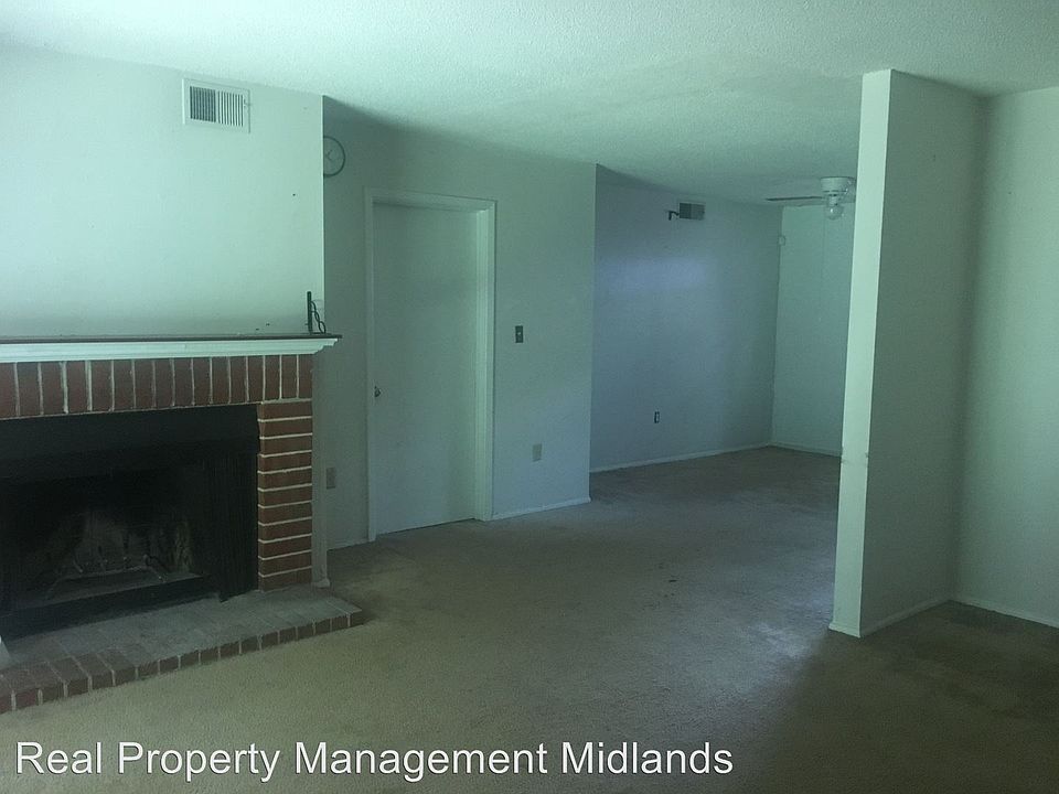 2nd image of 601 Riverhill Cir #4