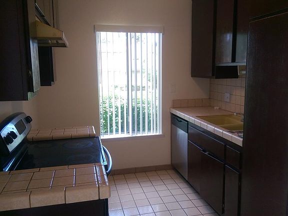 5th image of 1321 Parkside Dr