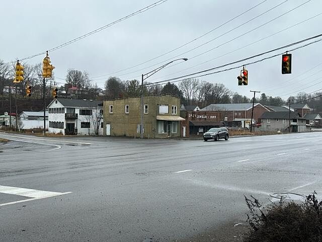 1st image of 1457 Robert C Byrd Dr