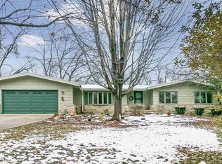 3239 Lake View Dr NE, Solon, IA
