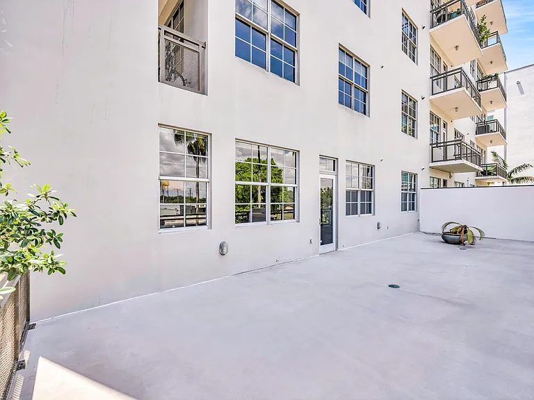 411 NW 1st Ave #202 — Photo 27