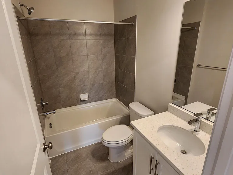 429 Union St — Photo 8