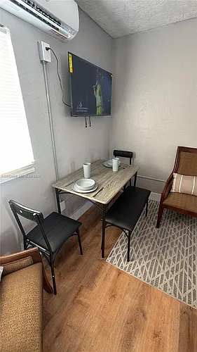 615 NE 4th St #3 Photo 1