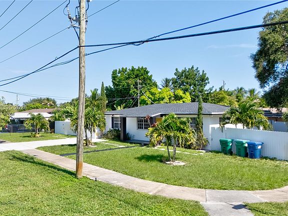 3rd image of 1298 NE 199th St
