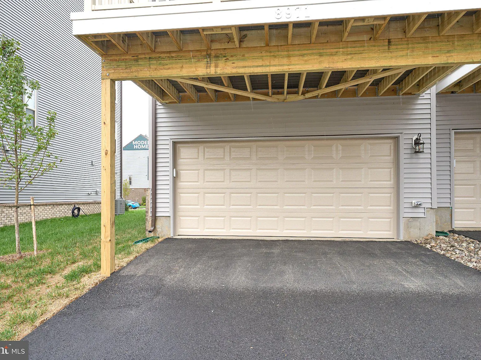 5 bed, 3.5 bath, 2462 sqft, $3,500 — Photo 2
