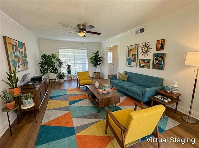 4 bed, 2.5 bath, 3090 sqft, $2,500 — Photo 3