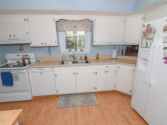4th image of 779 Danvers Dr