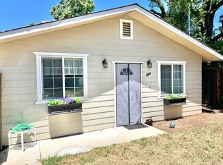 368 W G St, Oakdale, CA 95361