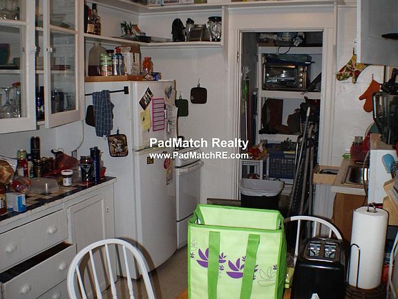 3rd image of 1637 Commonwealth Ave #A17
