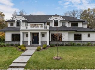 9 N Flamingo Rd, East Hills, NY 11576