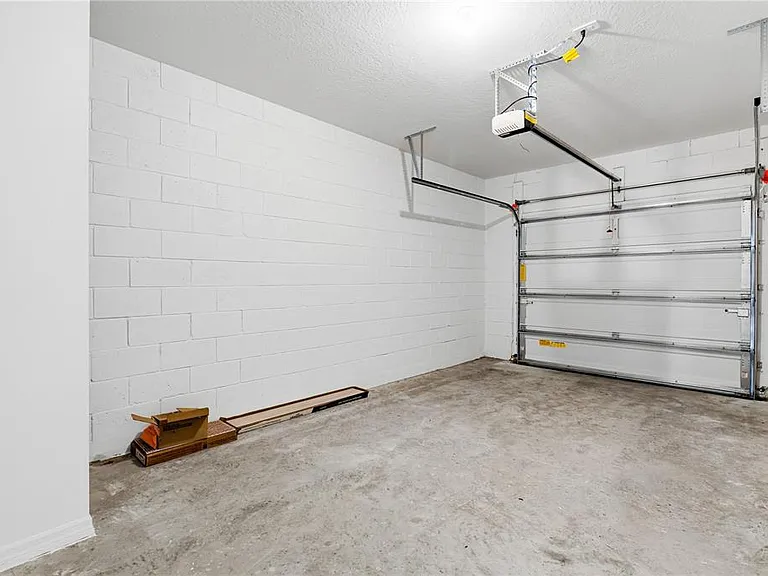 16278 Bird Of Paradise Ave — Photo 4