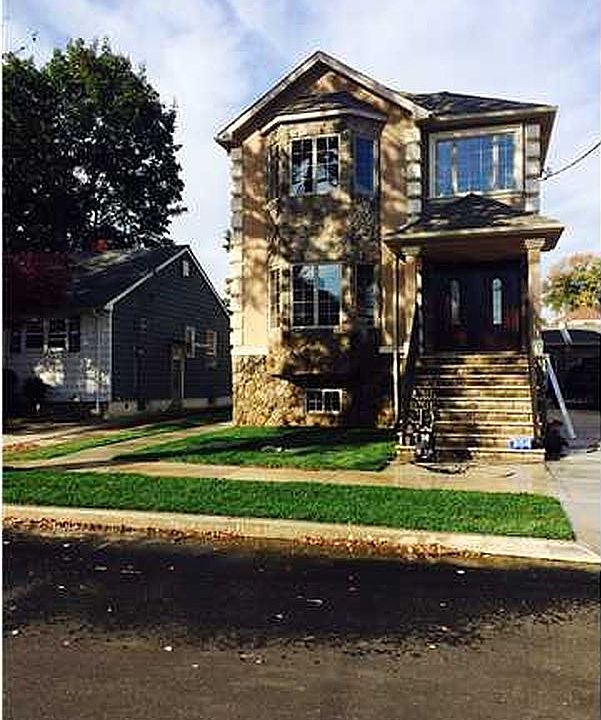 1st image of 160 Muller Ave
