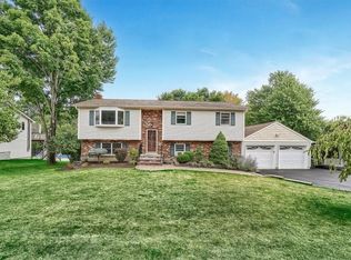 153 Barnes Rd, Washingtonville, NY 10992