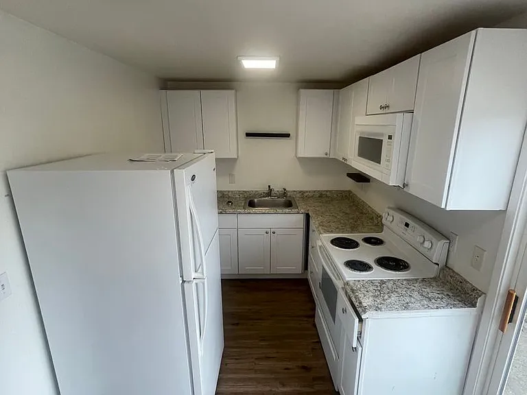 630 Kelly St #D — Photo 10