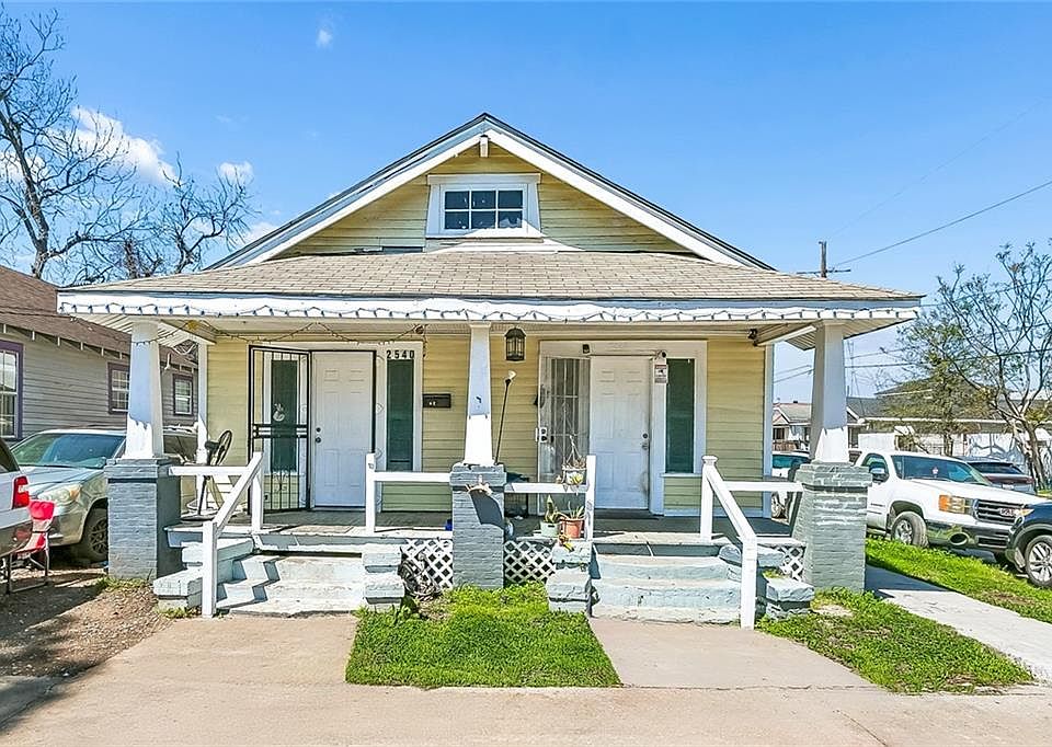 1st image of 2540-42 Mistletoe St