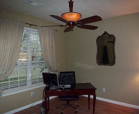 Convenient office / study