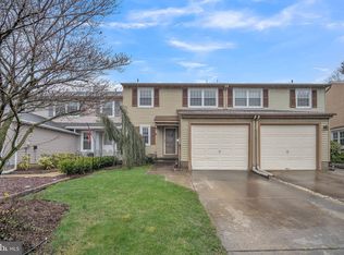 18 Farnwood Rd, Mount Laurel, NJ 08054
